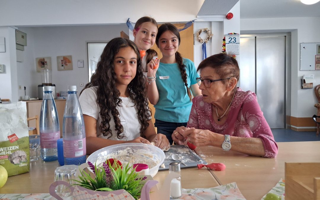 Wenn Jung und Alt sich begegnen: Ein besonderer Projekttag im Pflegestift